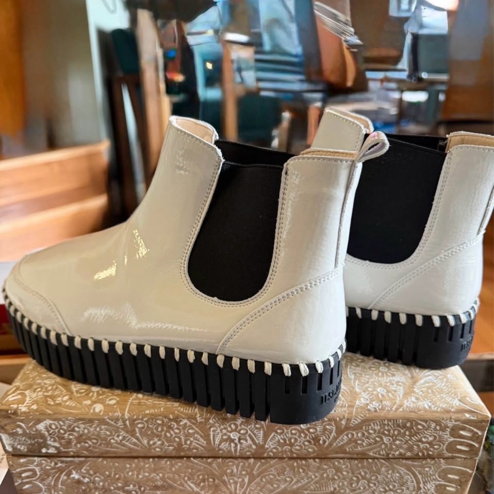 Ilse Jacobsen White Patent Chelsea Boots. New with Box.